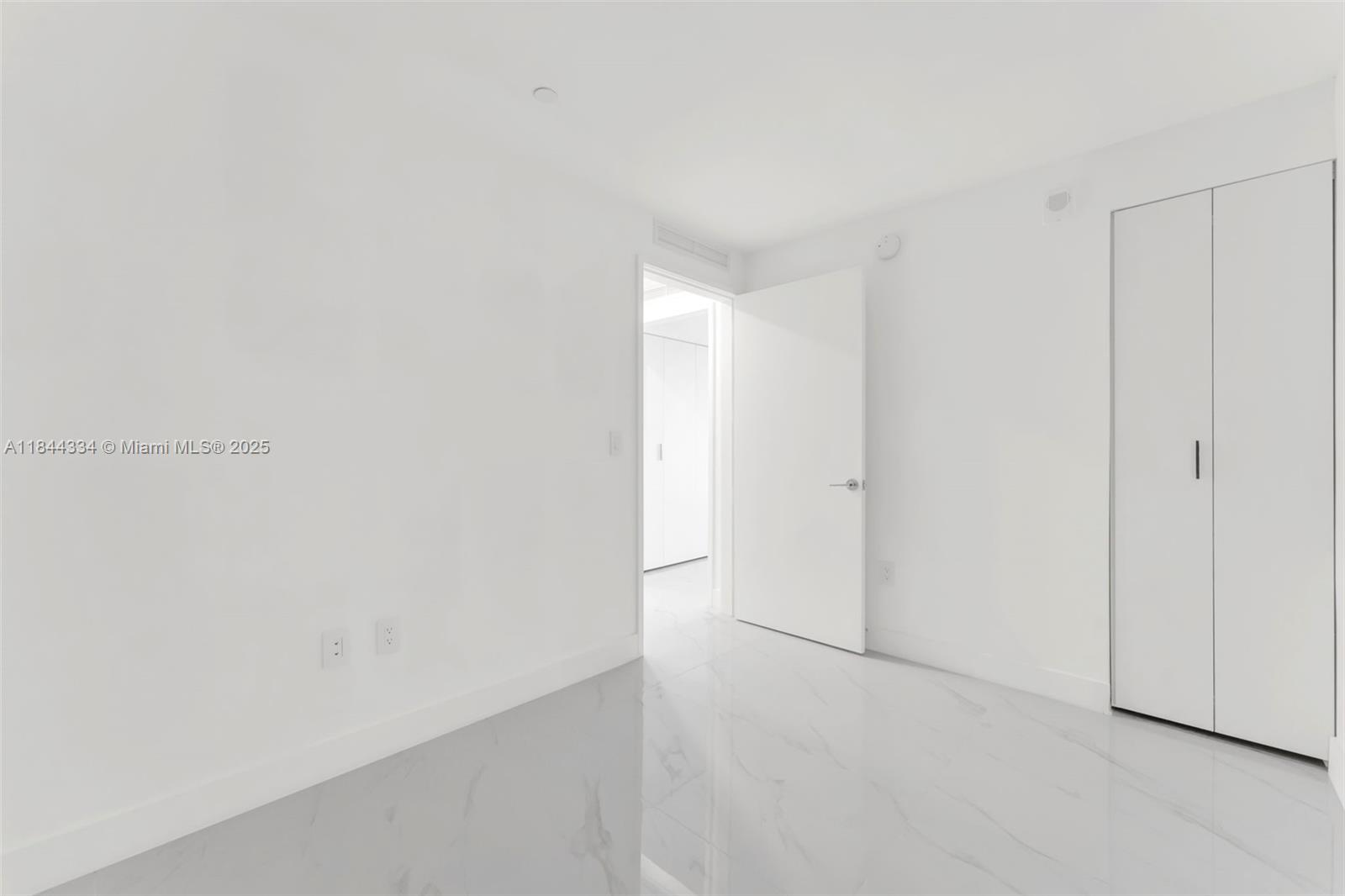 700 Ne 24 Street 3806 Property Photo 28