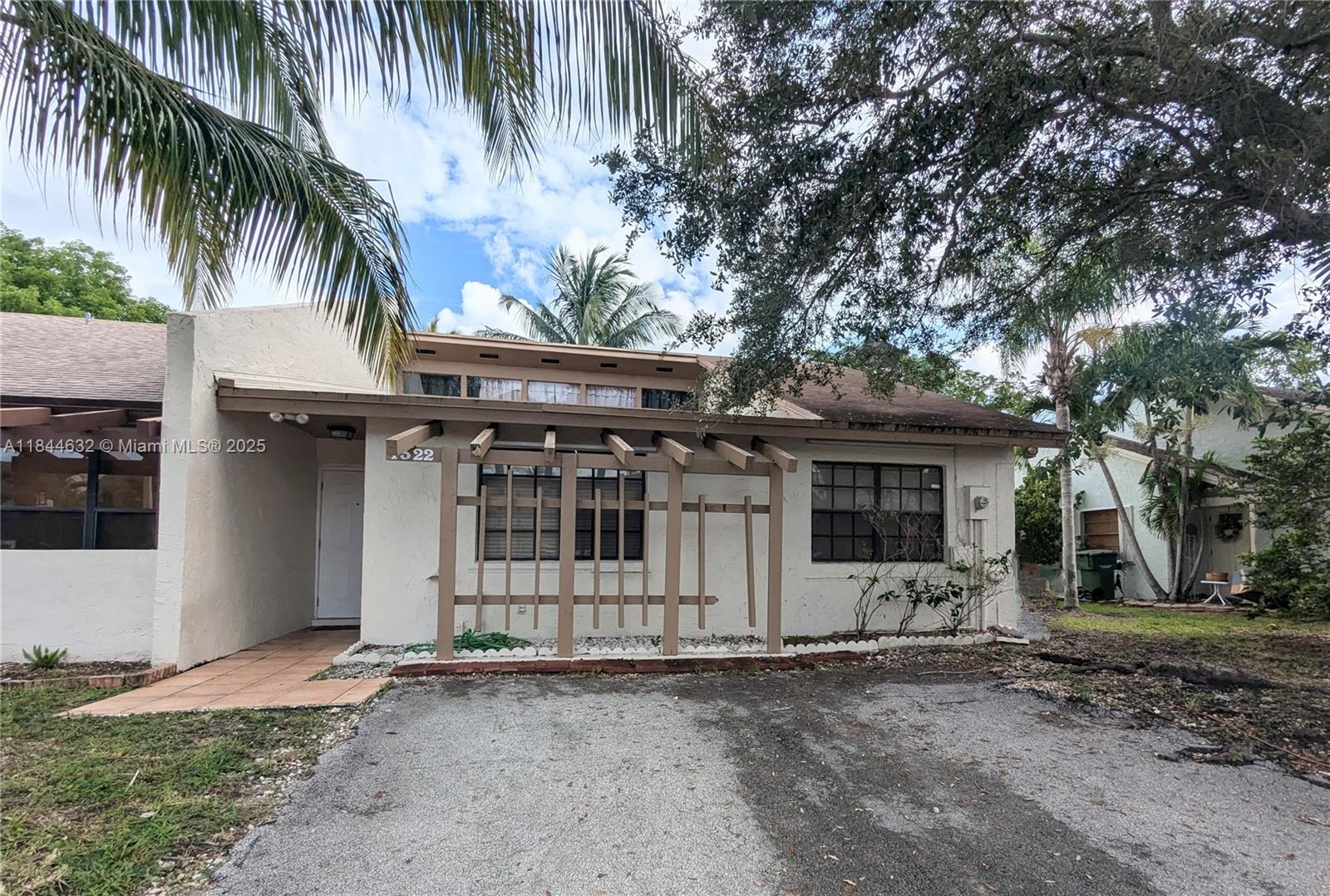 1322 Sandpiper Blvd 1322 Property Photo 1