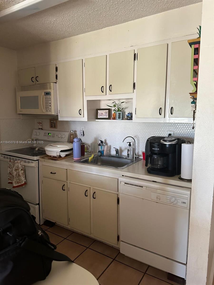 309 S Royal Poinciana Blvd 302 Property Photo 2