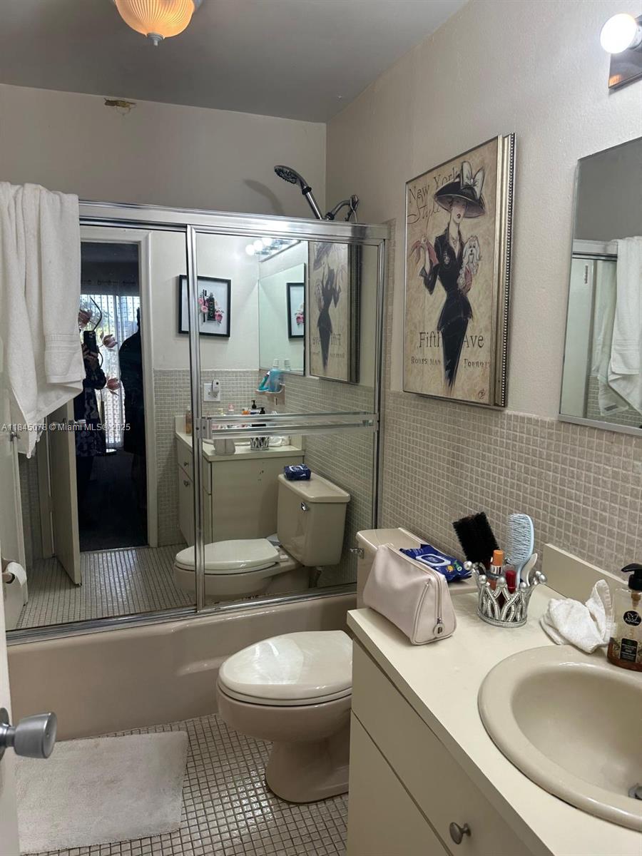 309 S Royal Poinciana Blvd 302 Property Photo 4