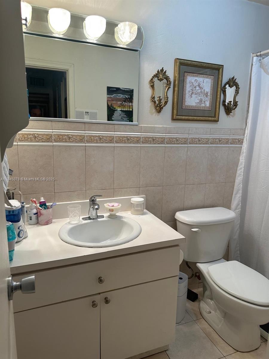 309 S Royal Poinciana Blvd 302 Property Photo 8