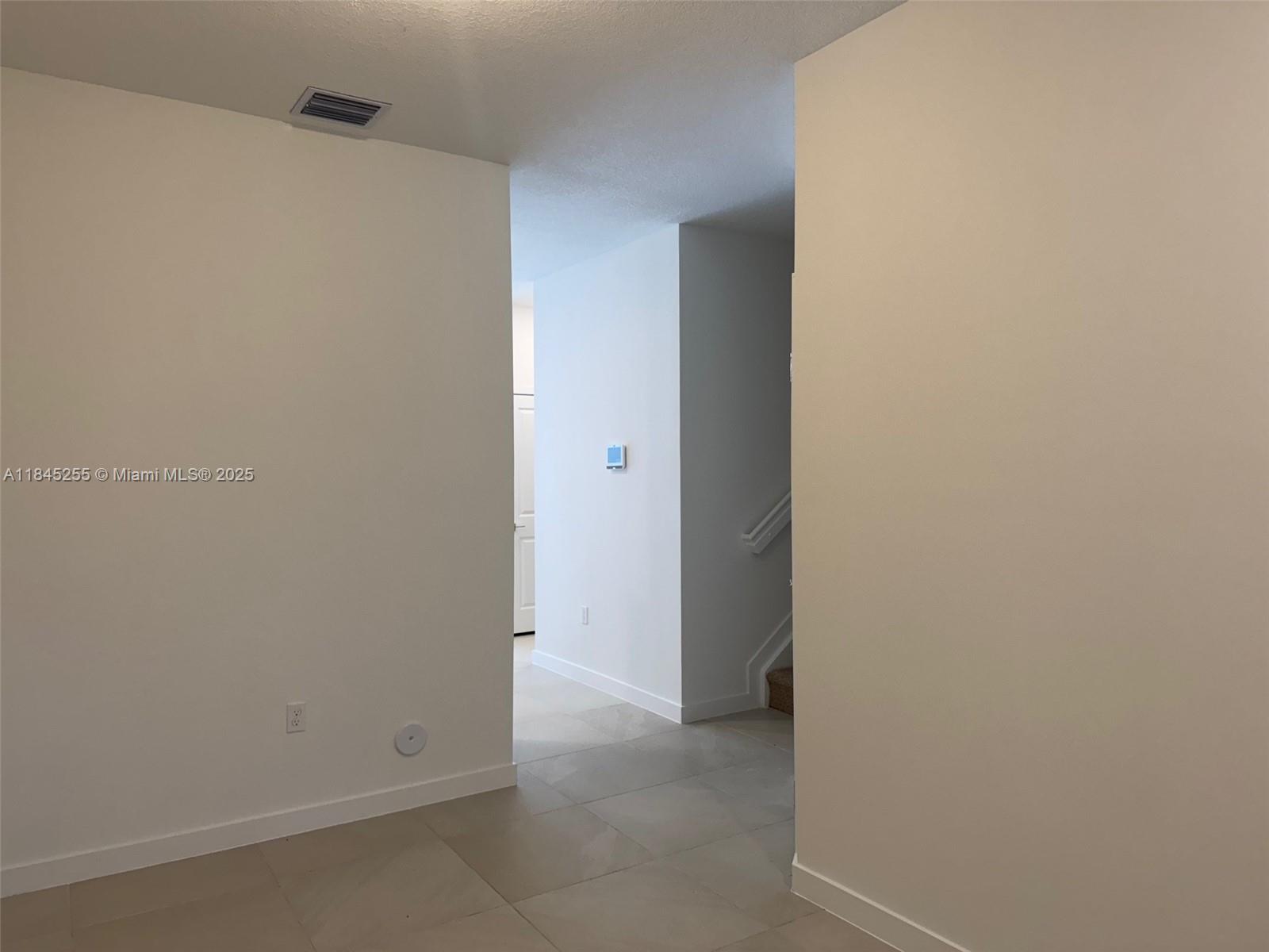 132 Ne 14th Ter Property Photo 4