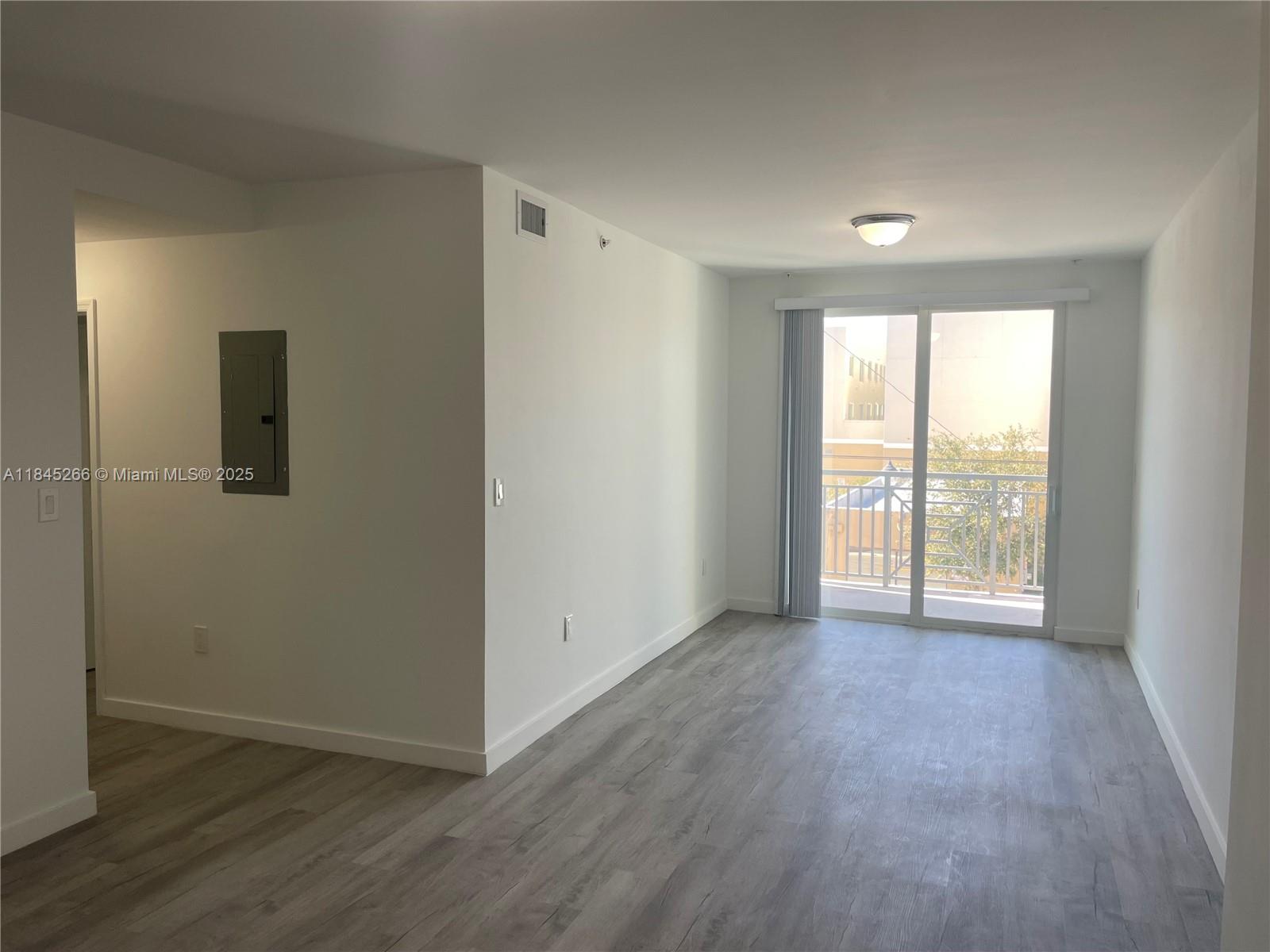 A11845266 Property Photo 5