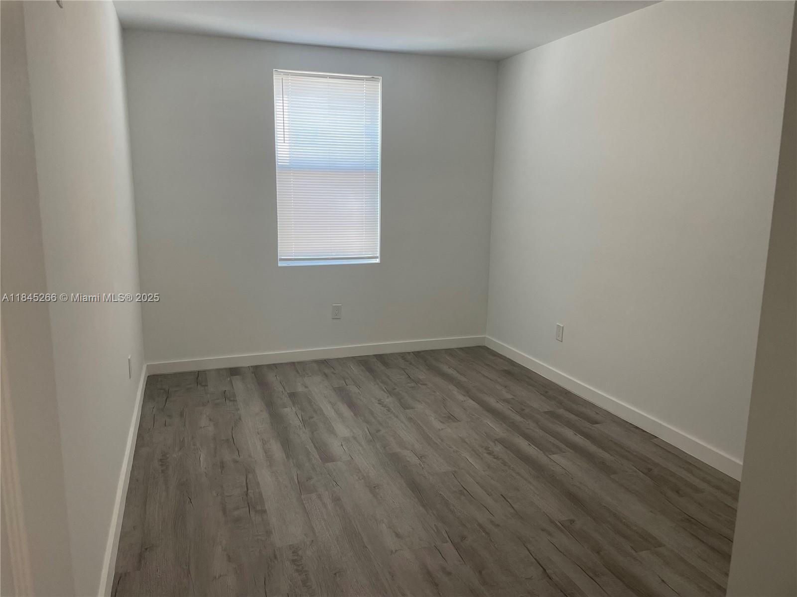 A11845266 Property Photo 13