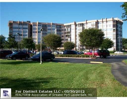 1100 Saint Charles Pl 503 Property Photo 2