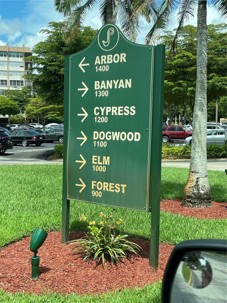 1100 Saint Charles Pl 503 Property Photo 3