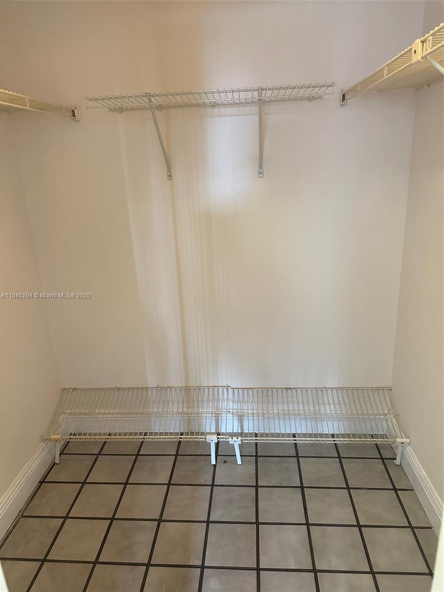 1100 Saint Charles Pl 503 Property Photo 10