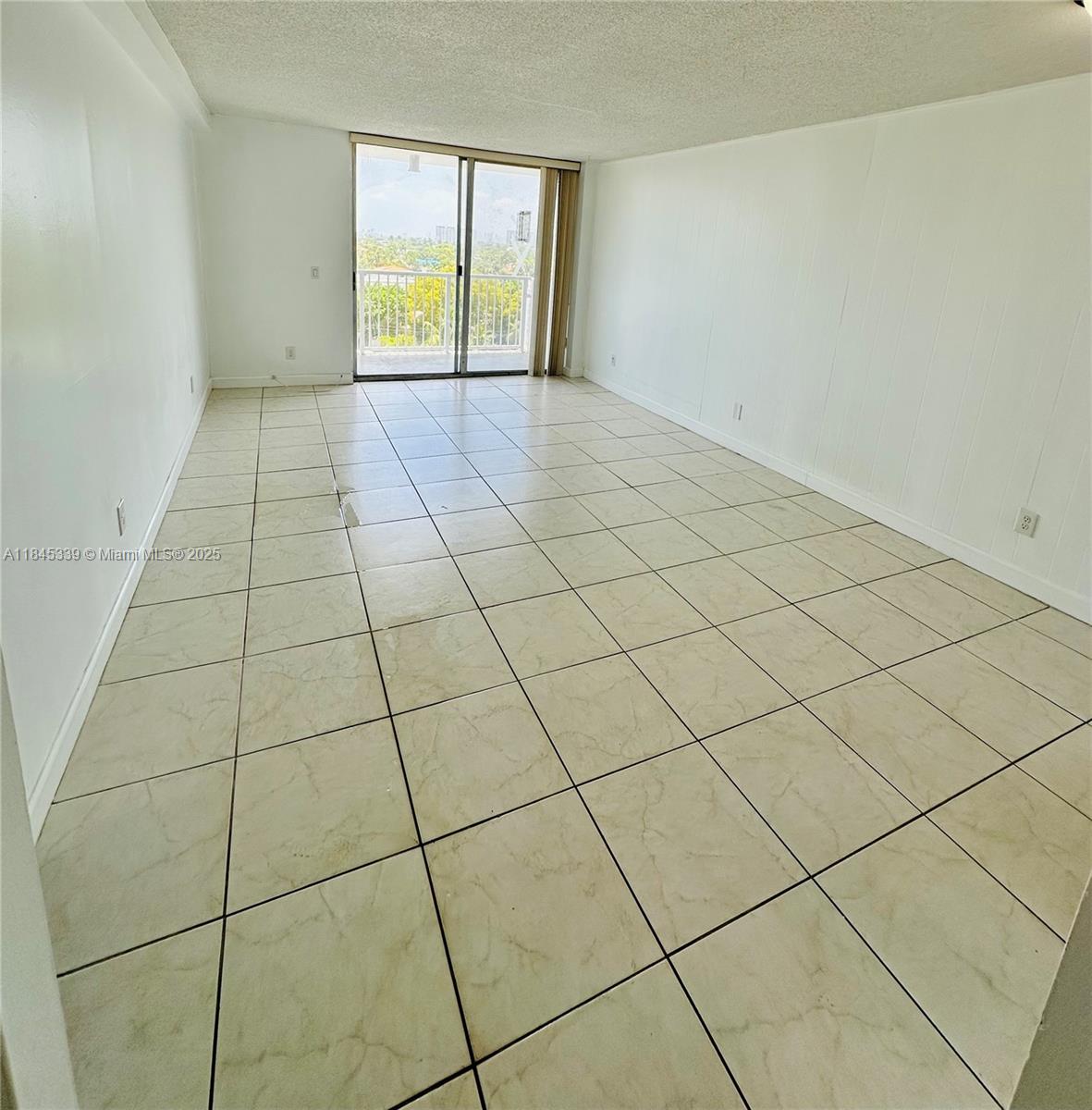 2020 Ne 135th St 807 Property Photo 6