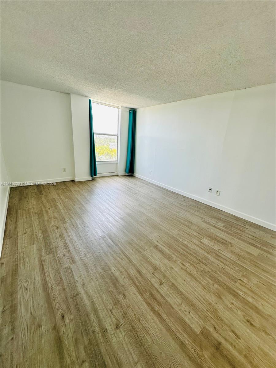 2020 Ne 135th St 807 Property Photo 8