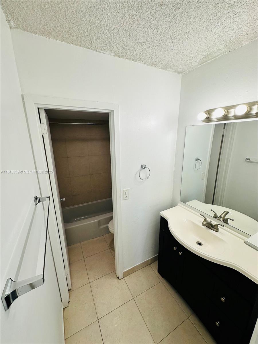 2020 Ne 135th St 807 Property Photo 10