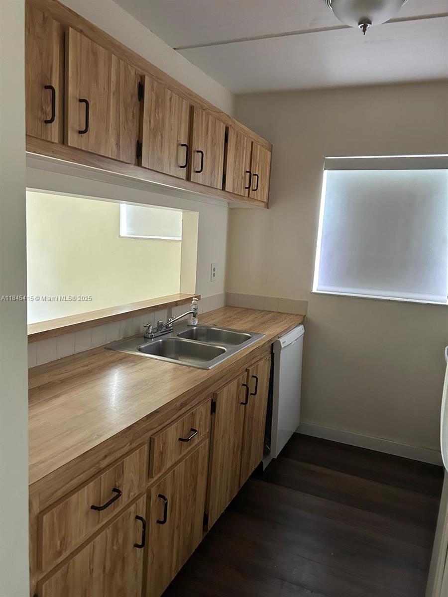 6031 Shakerwood Cir 105 Property Photo 1