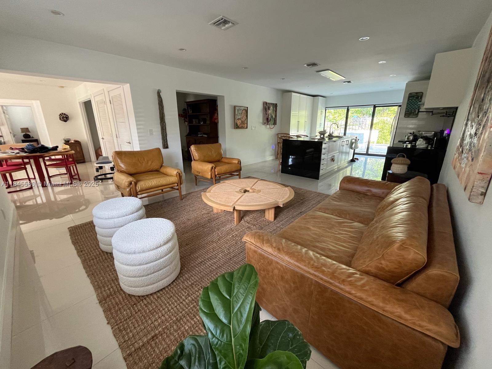 A11845580 Property Photo 1