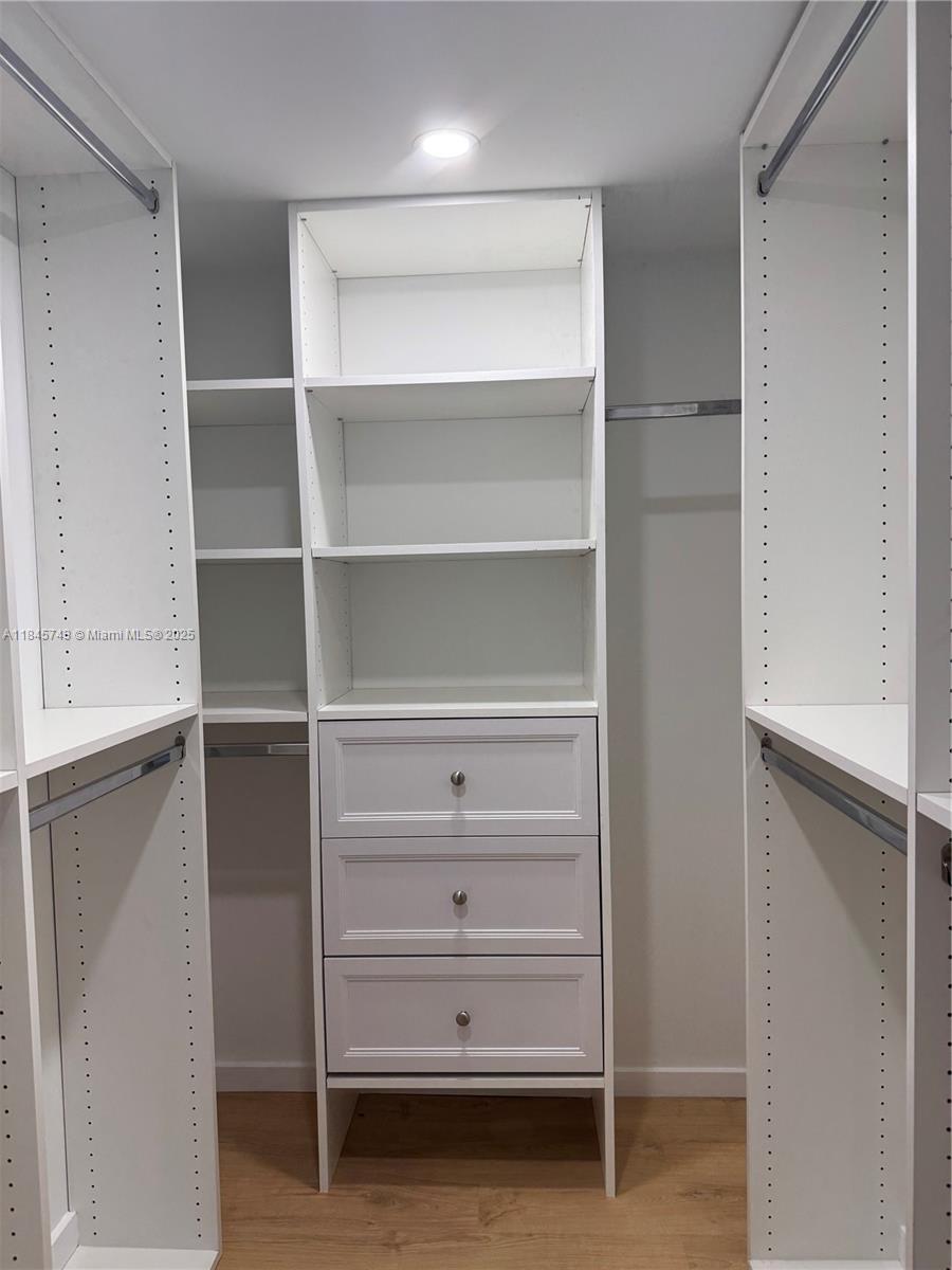 1090 Se 6th Ave Property Photo 18