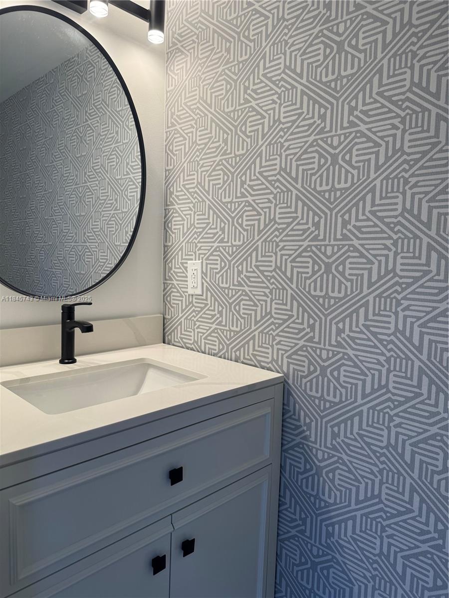 1090 Se 6th Ave Property Photo 20