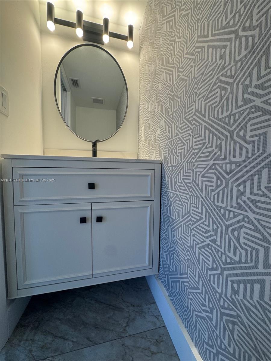 1090 Se 6th Ave Property Photo 21