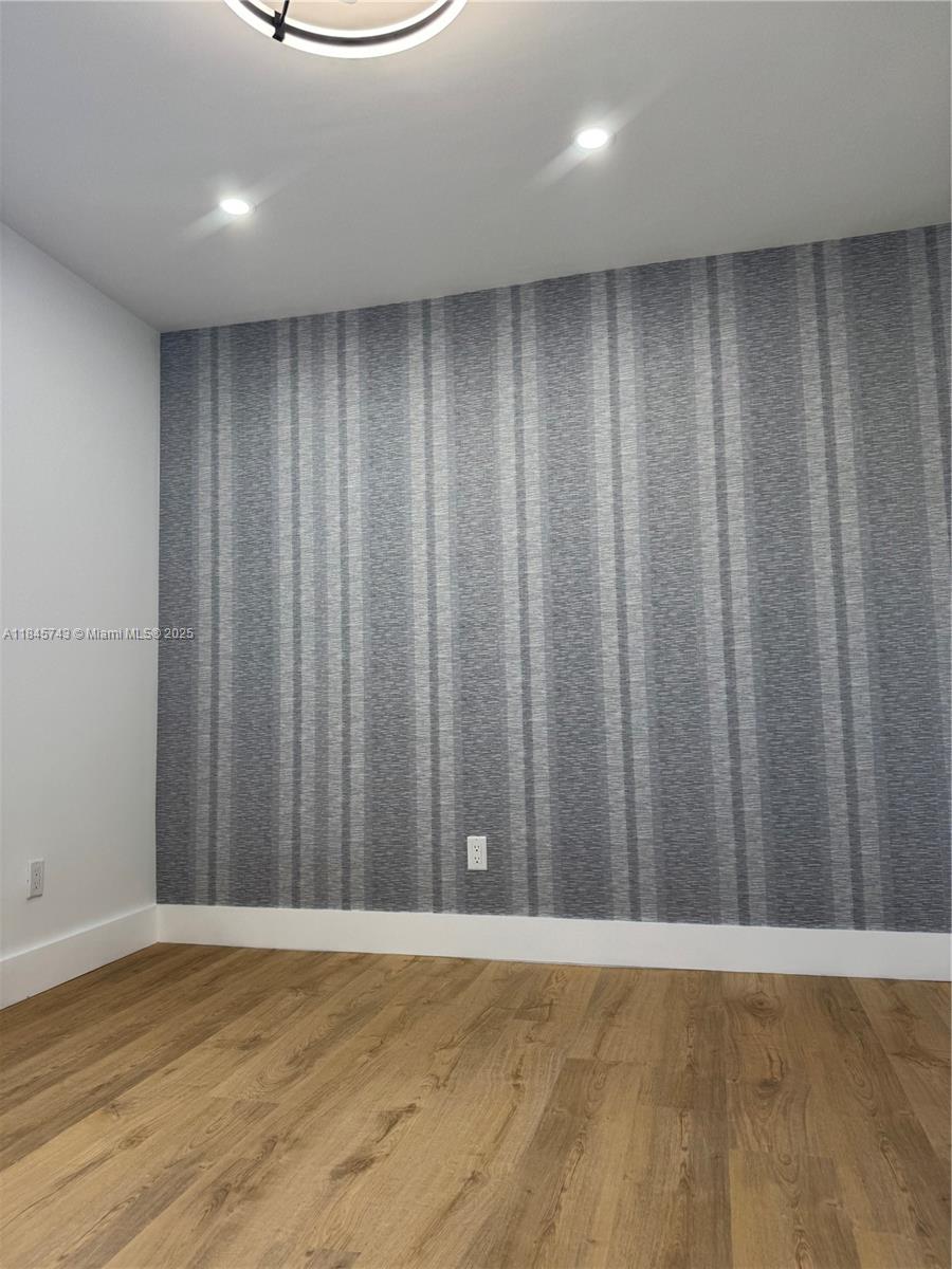 1090 Se 6th Ave Property Photo 22