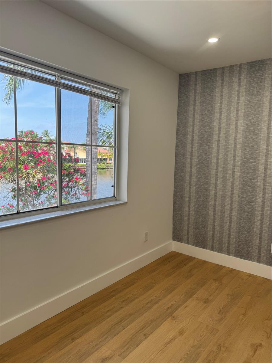 1090 Se 6th Ave Property Photo 23