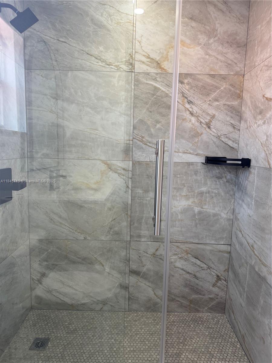 1090 Se 6th Ave Property Photo 28