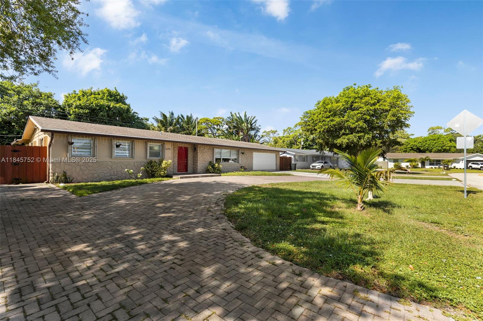 5070 Ponderosa Ln 5070 Property Photo 1