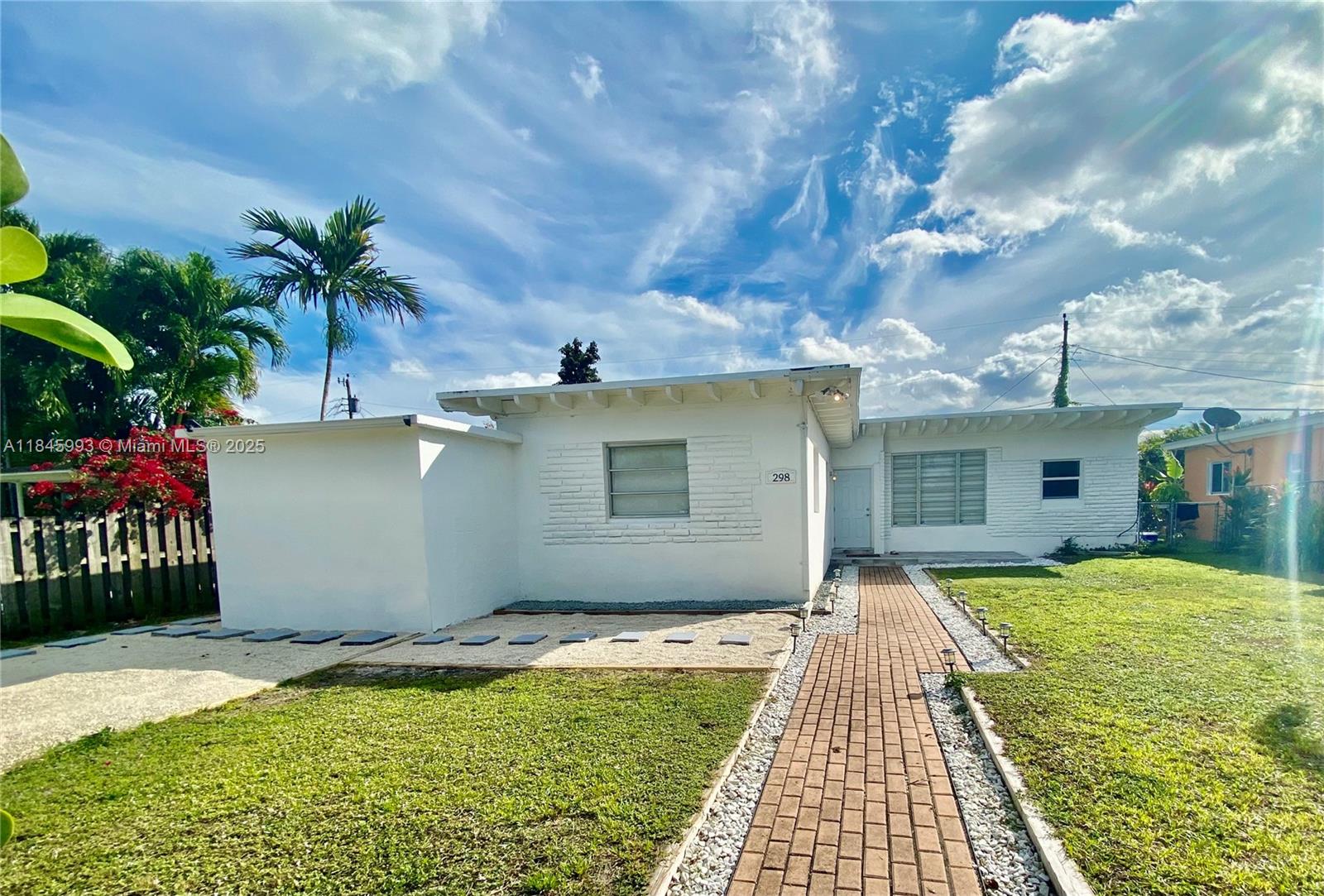 298 Nw 105th St Property Photo 1