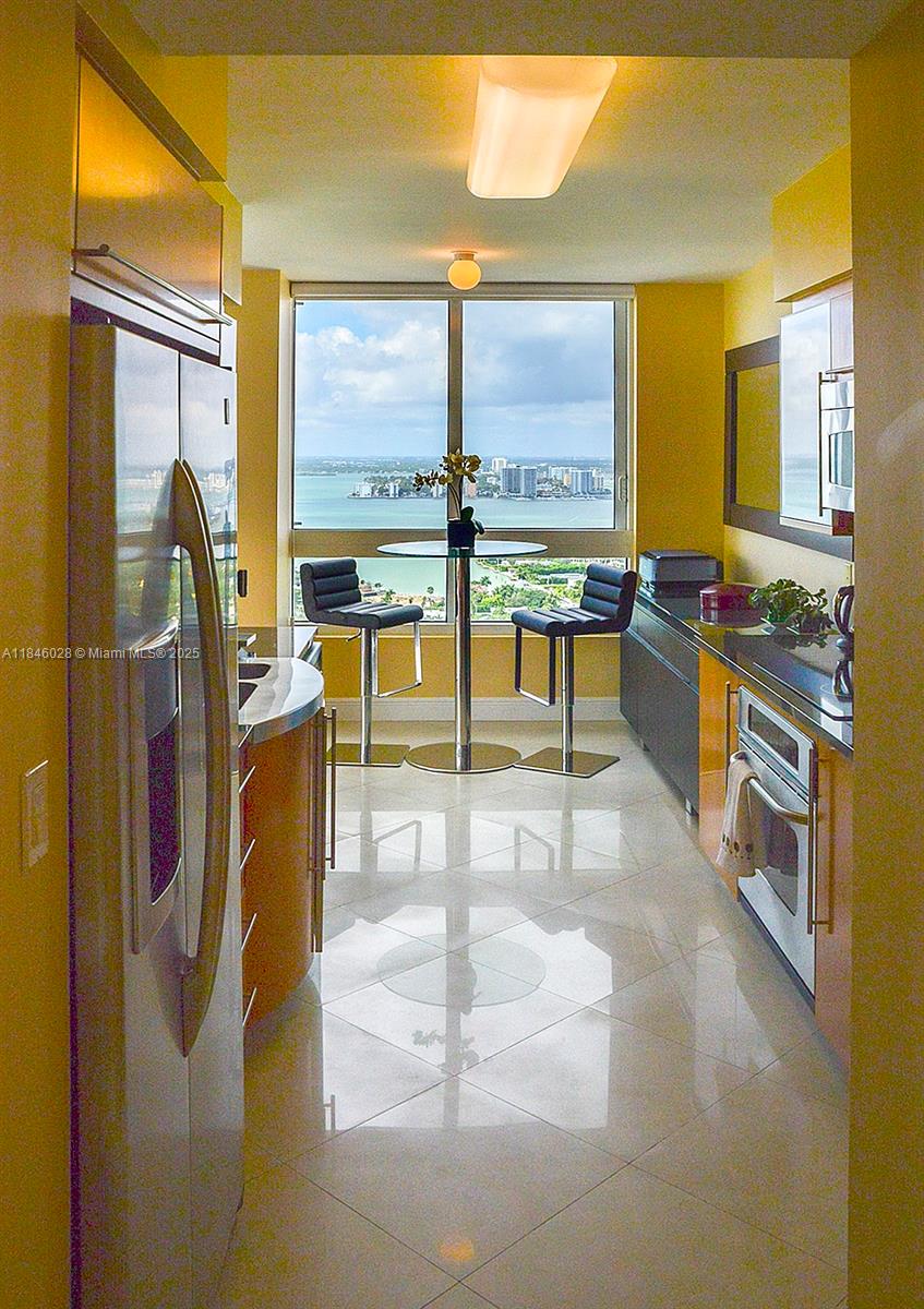 6365 Collins Ave 3907 Property Photo 1