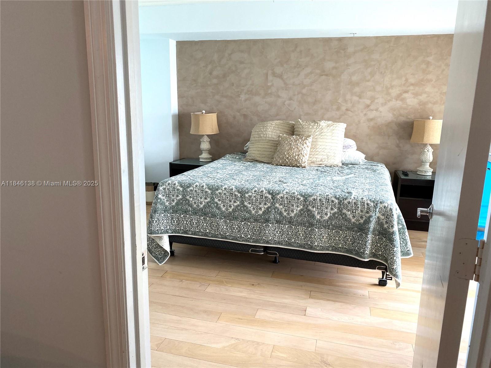 16699 Collins Ave 1504 Property Photo 9