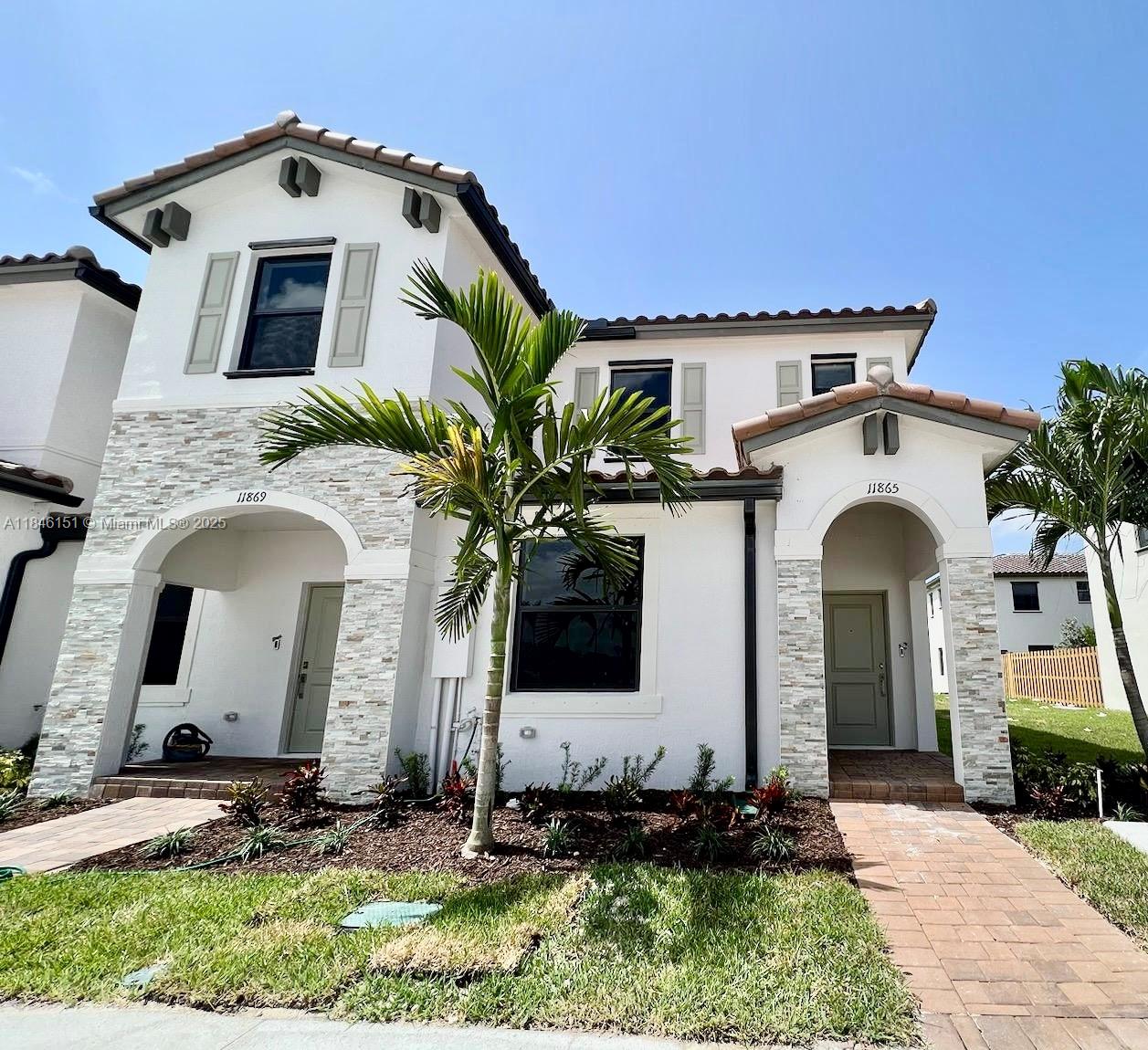 11865 SW 246th Ter 11865 Property Photo 1