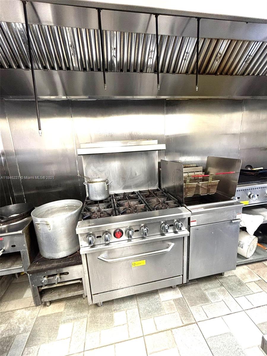 A11846227 Property Photo 18
