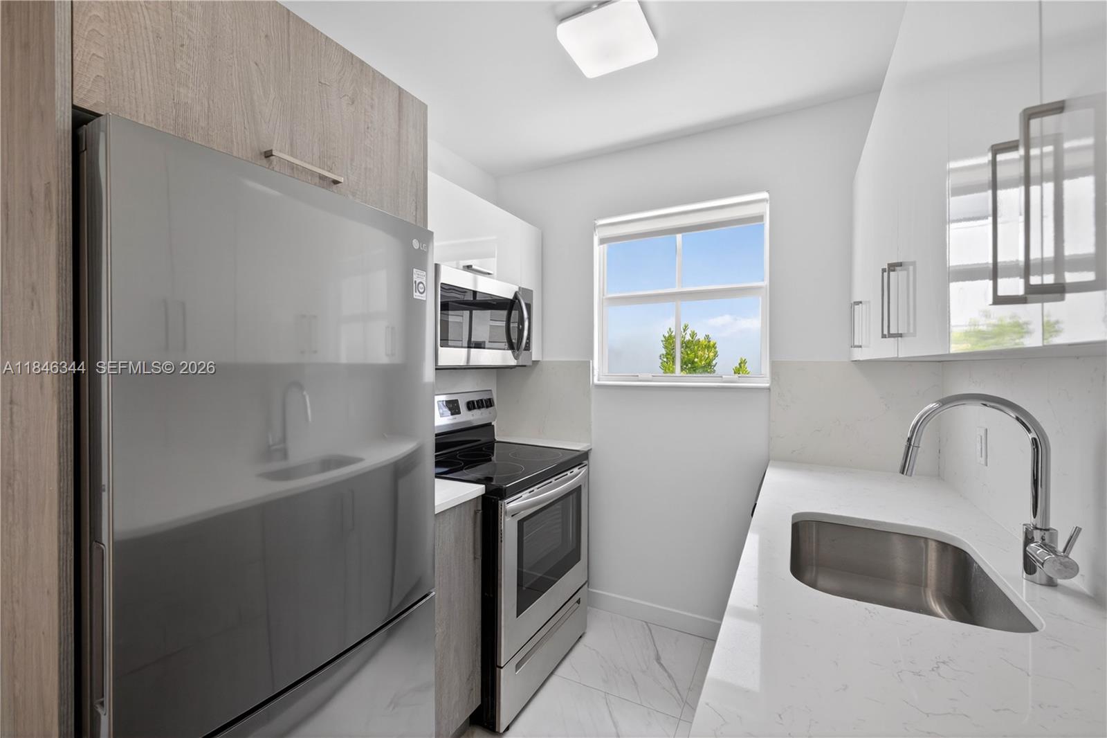1552 Euclid Ave 4 Property Photo 1
