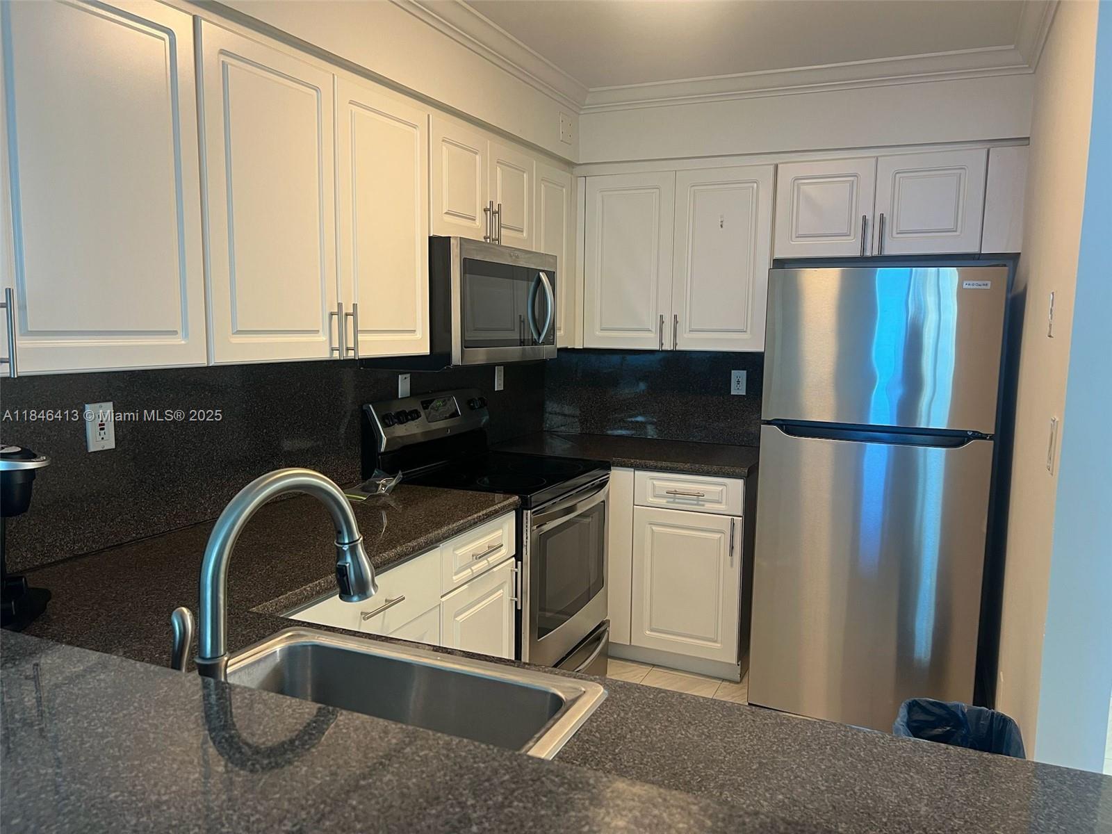 2501 S Ocean Dr 919 Property Photo 10