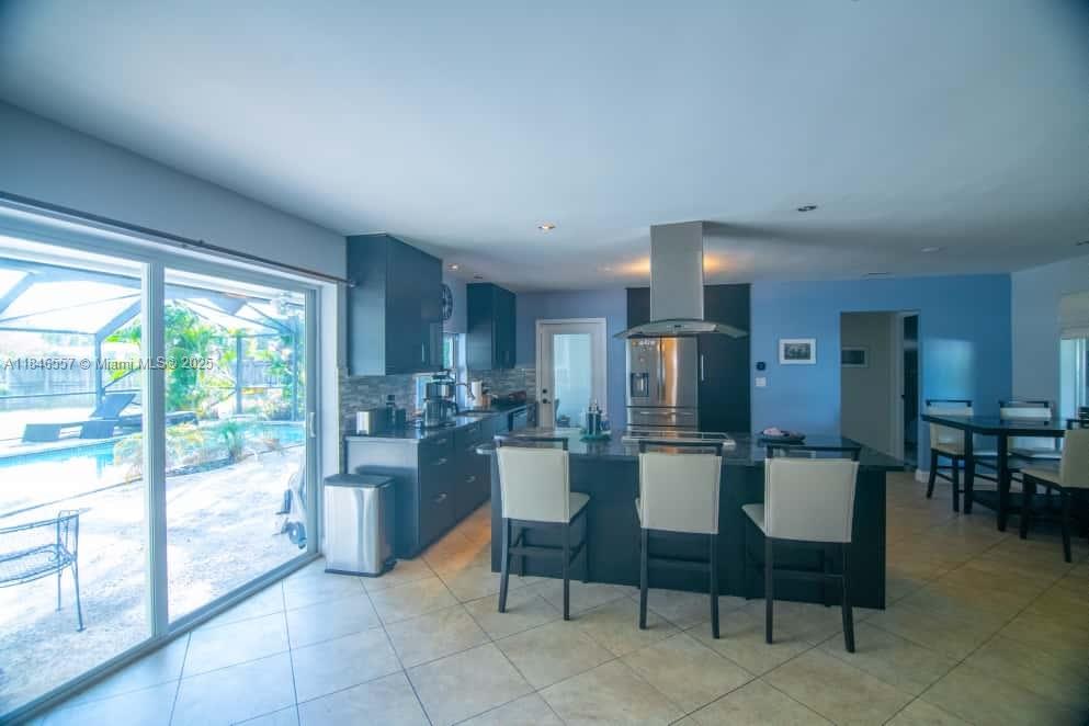 4116 Taft St Property Photo 5