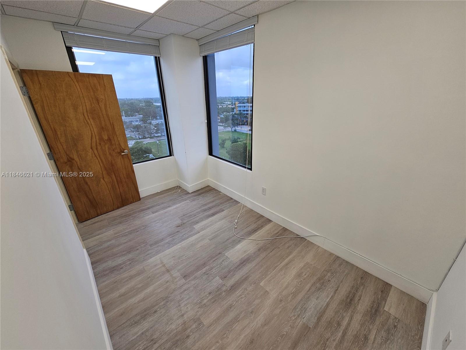 12550 Biscayne Blvd 800-11 Property Photo 9