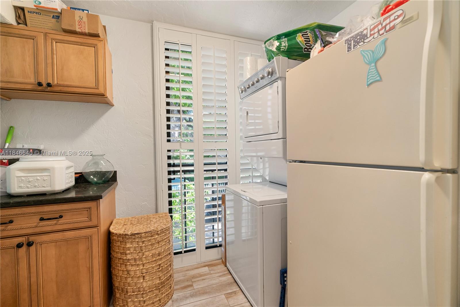 9812 Windward Ave Property Photo 17