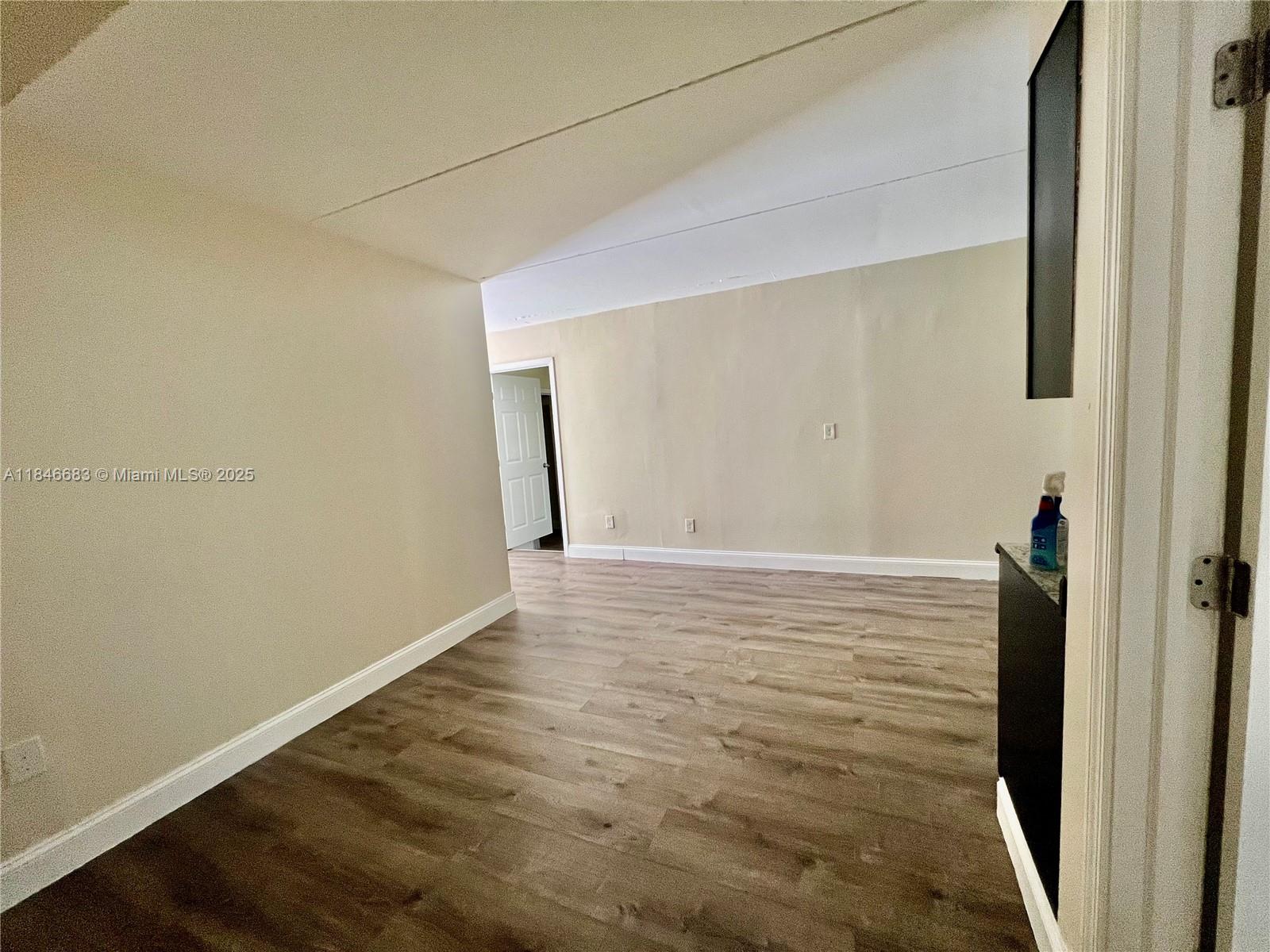 42 Nw 7th Ave 1 Property Photo 3