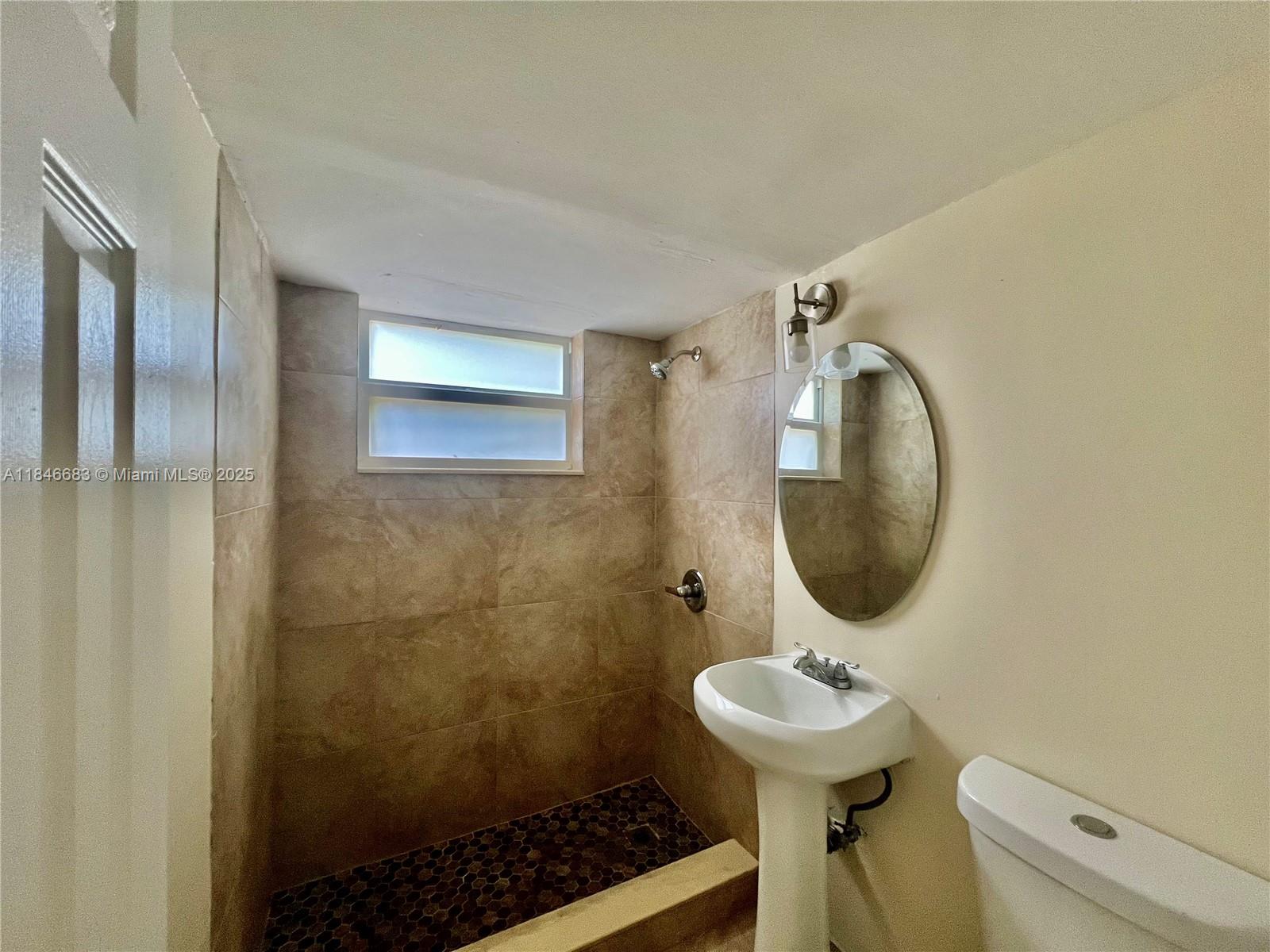 42 Nw 7th Ave 1 Property Photo 7