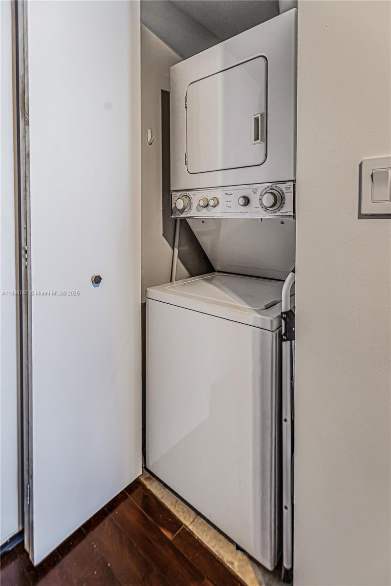 50 Biscayne Blvd 907 Property Photo 11