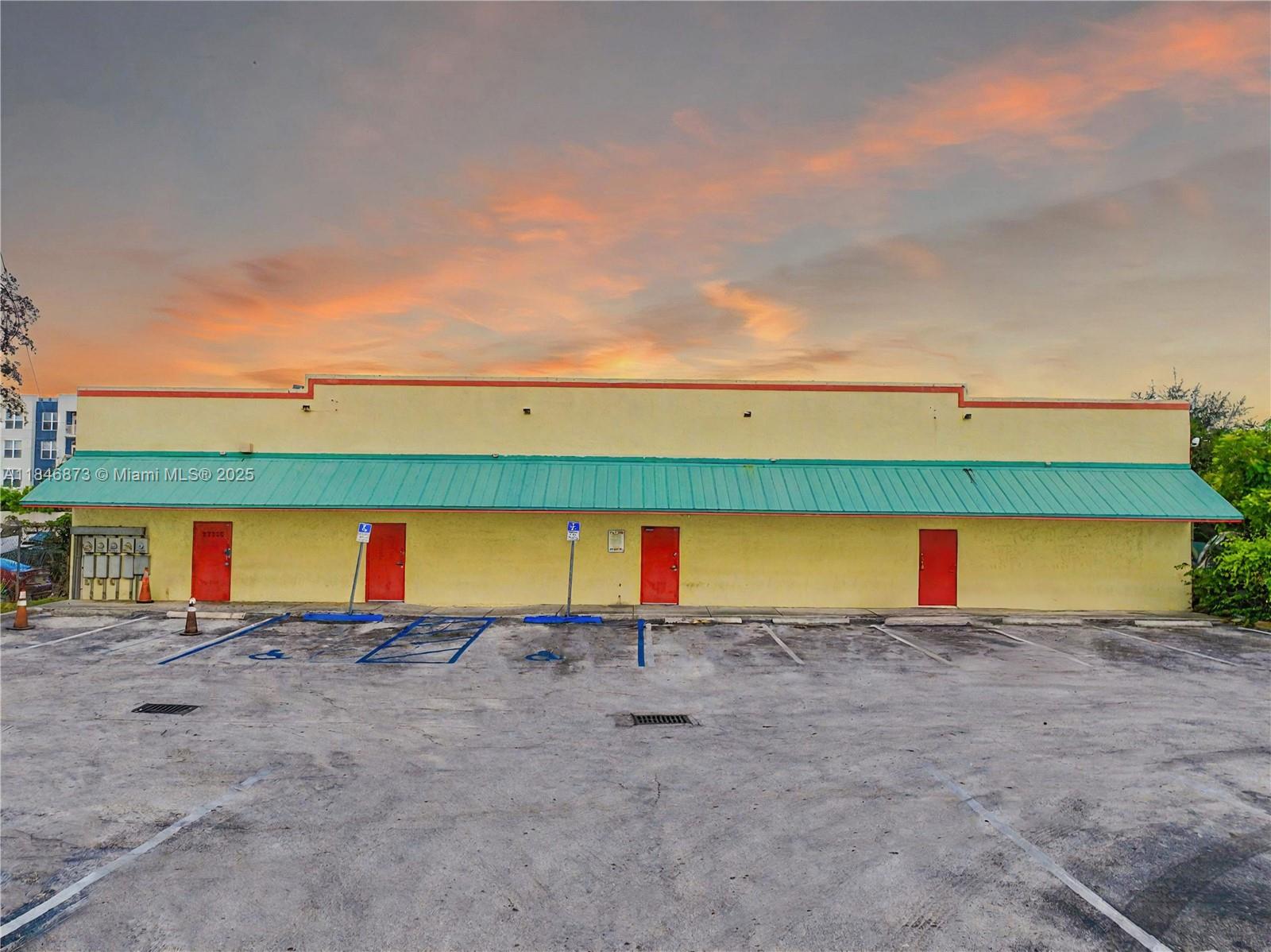 27330 S Dixie Hwy Property Photo 1