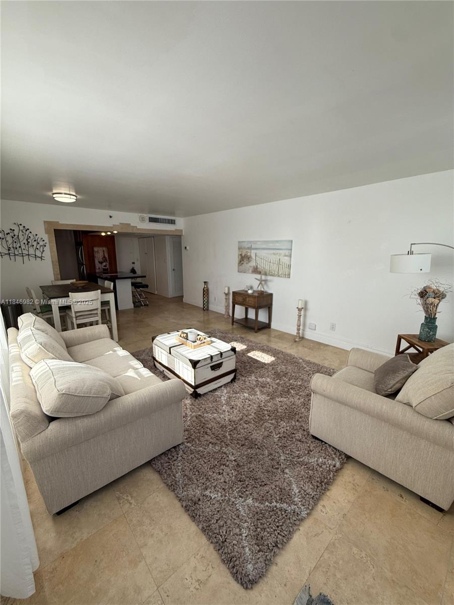 A11846982 Property Photo 5