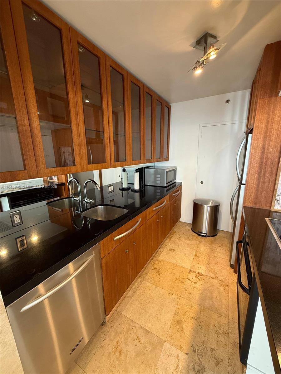 A11846982 Property Photo 6