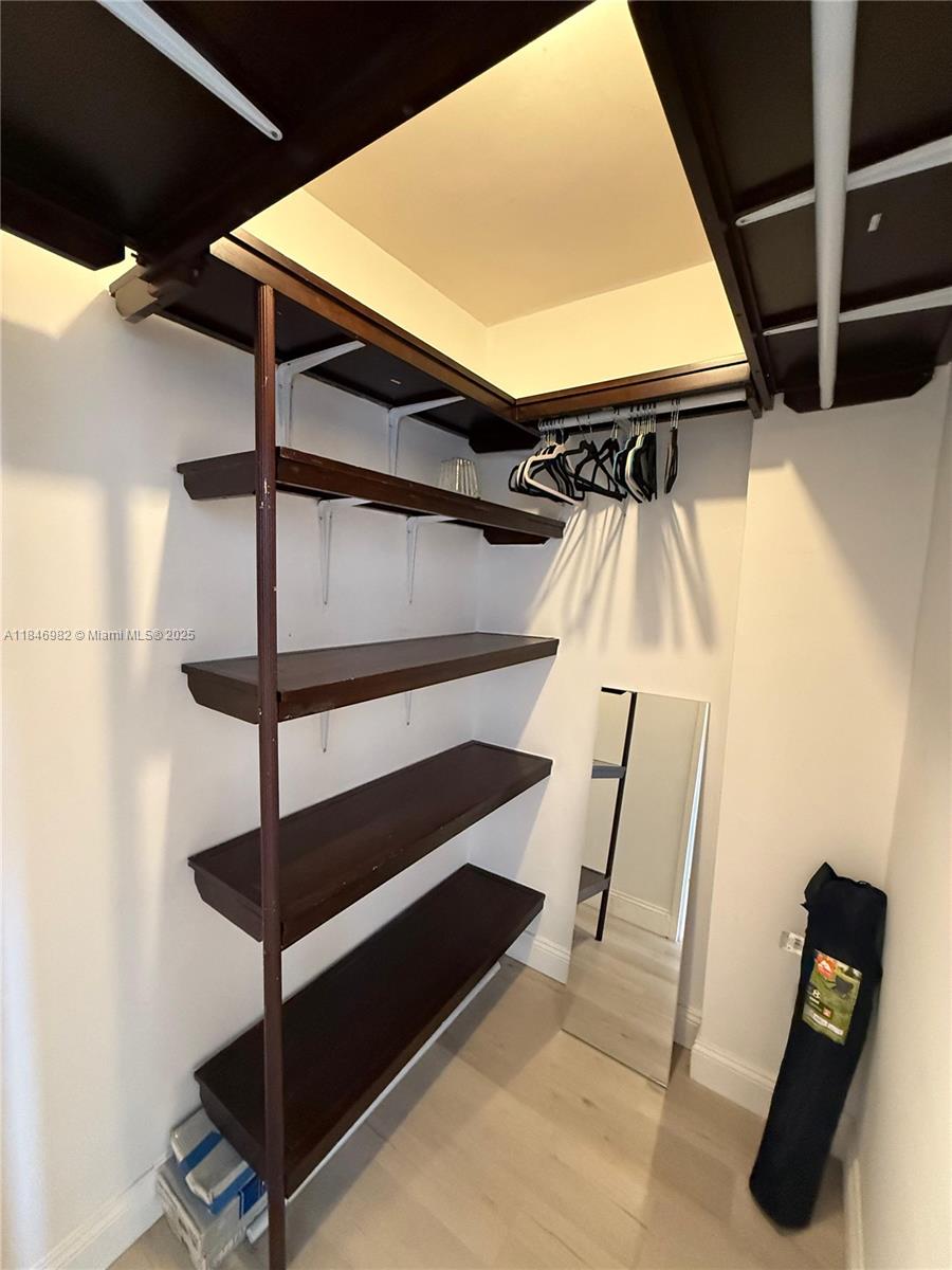 A11846982 Property Photo 16