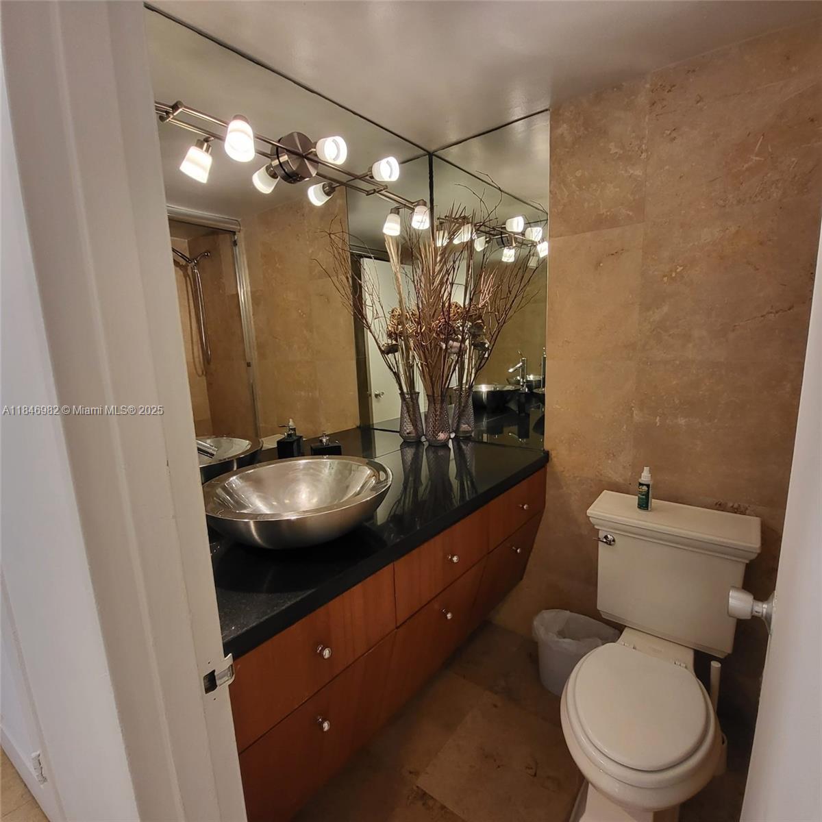 A11846982 Property Photo 18