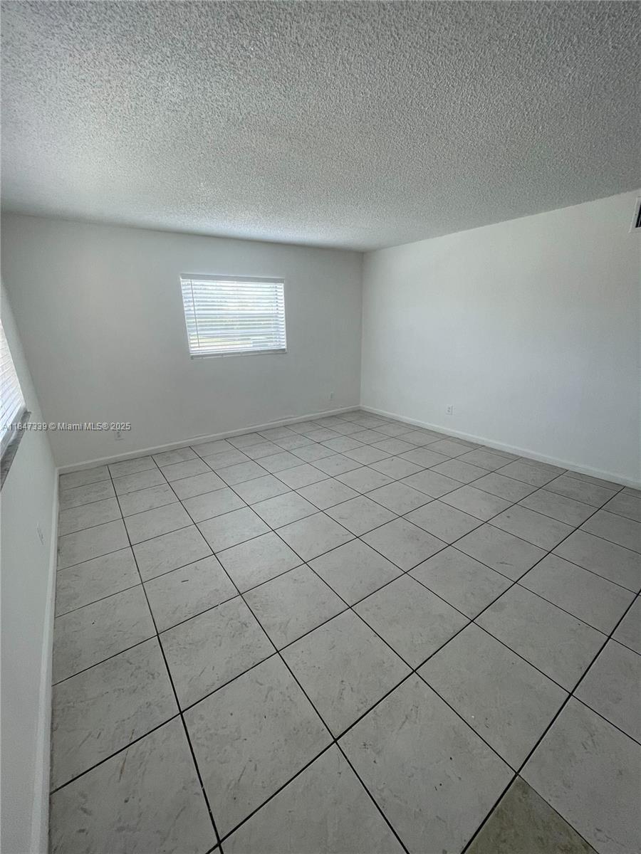 6034 SW 37th St 9 Property Photo 1