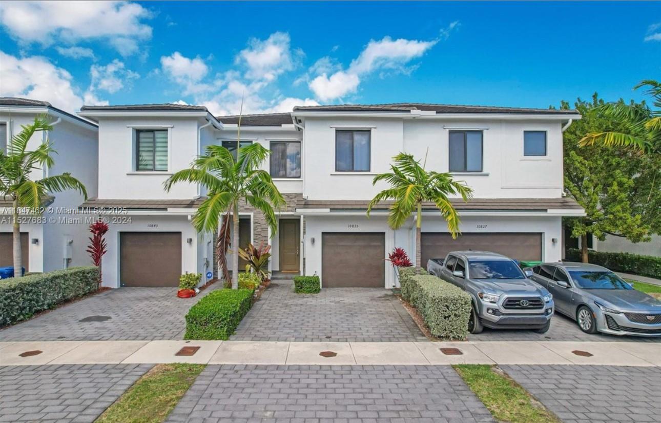 10835 Sw 235th Ln - Property Photo 1