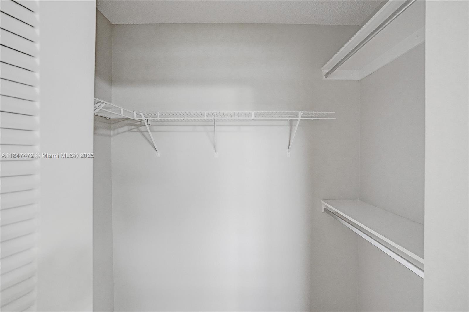 13700 Sw 14th St 410d Property Photo 26