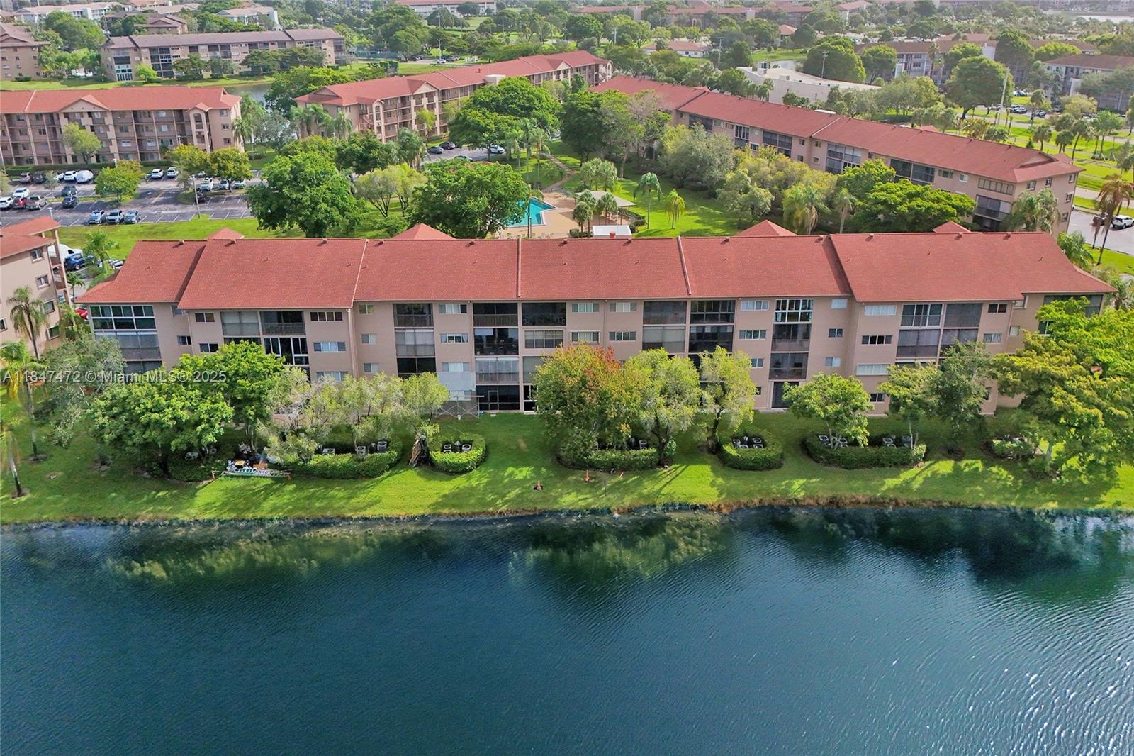 13700 Sw 14th St 410d Property Photo 33