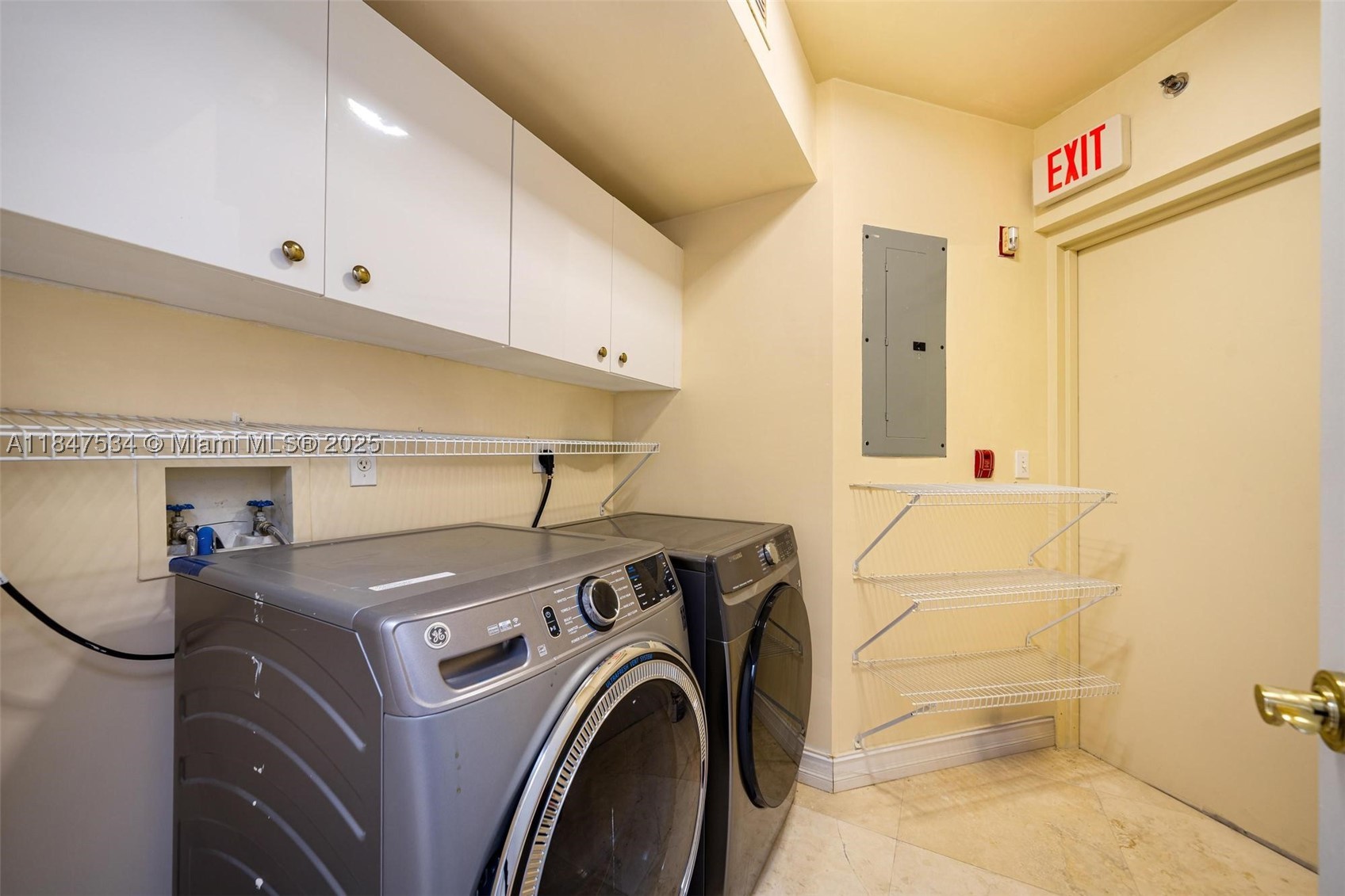 19111 Collins Ave 704 Property Photo 13