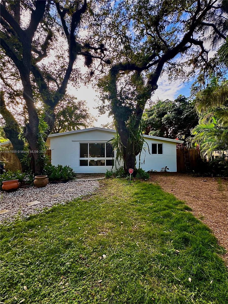 1601 Sw 20th Ave 1 Property Photo 1