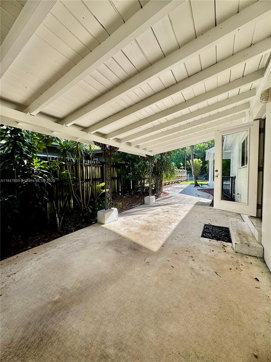 1601 Sw 20th Ave 1 Property Photo 8