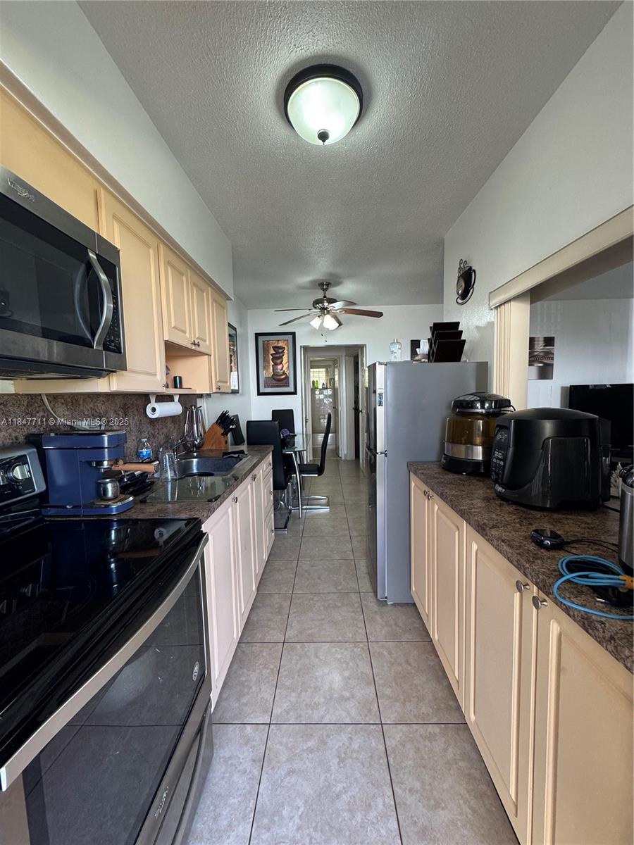 71 NW 76th St 5 Property Photo 1