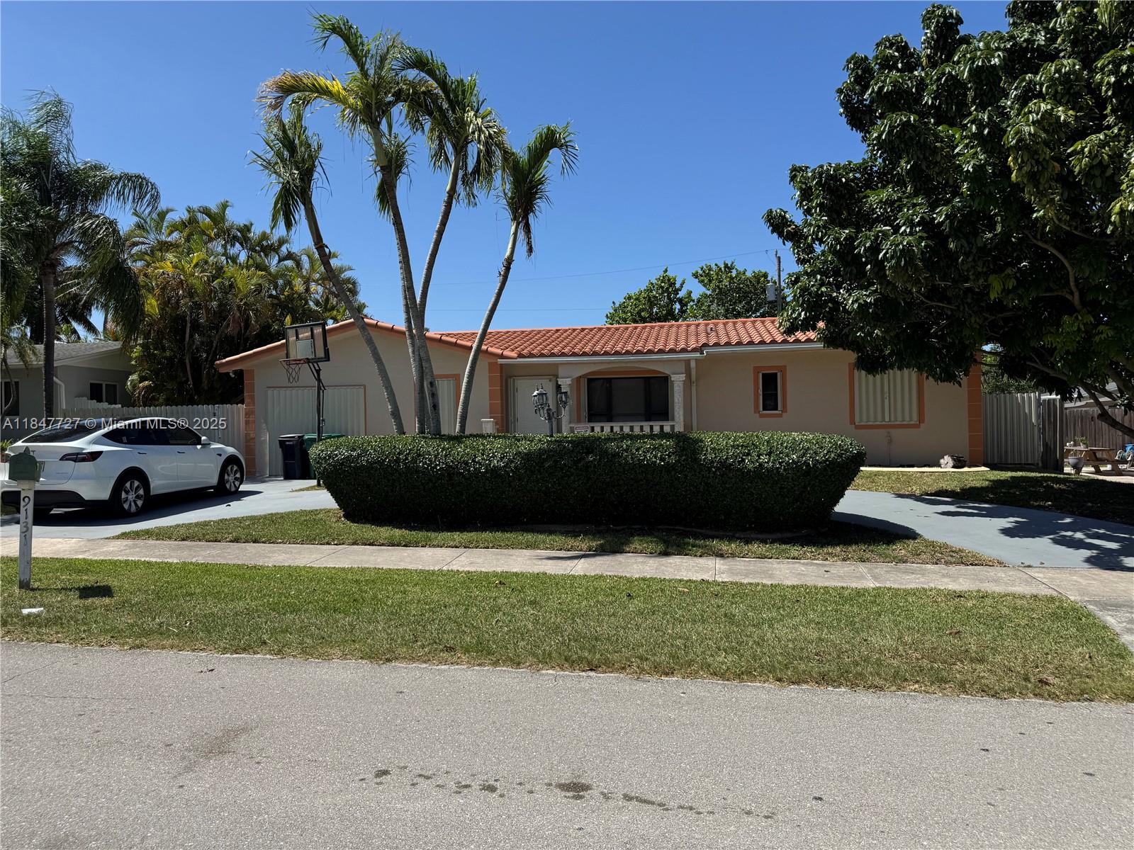 9131 SW 178th Ter Property Photo 1